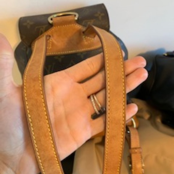 LOUIS VUITTON Montsouris Monogram pm Backpack - Picture 5 of 8